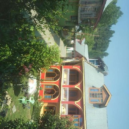 Wani Guest House Gulmarg Eksteriør bilde