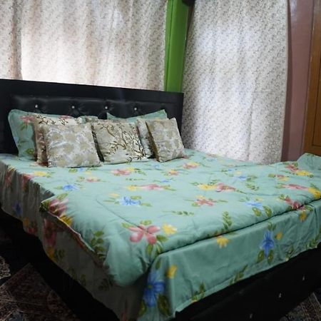 Wani Guest House Gulmarg Eksteriør bilde