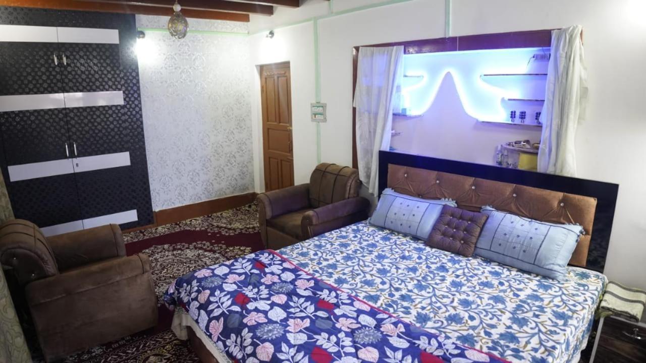 Wani Guest House Gulmarg Eksteriør bilde
