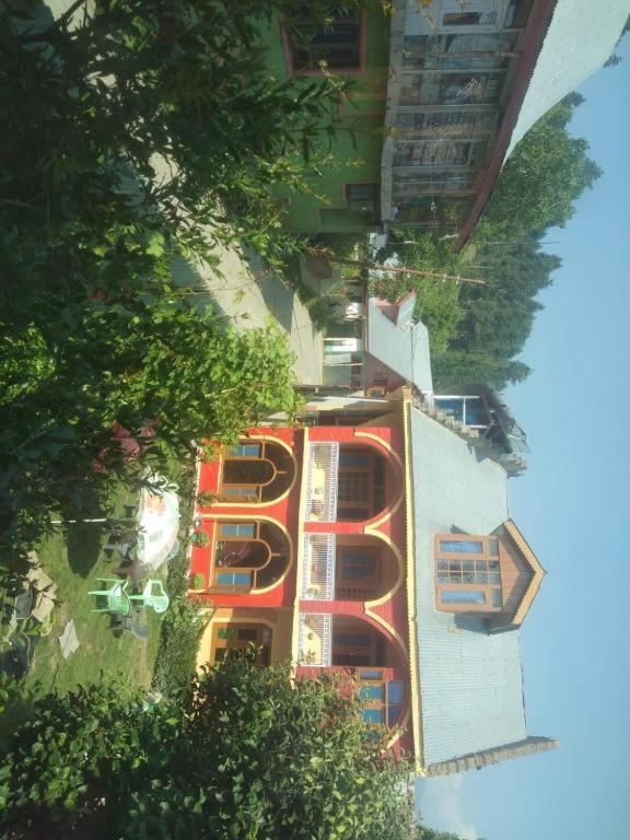 Wani Guest House Gulmarg Eksteriør bilde