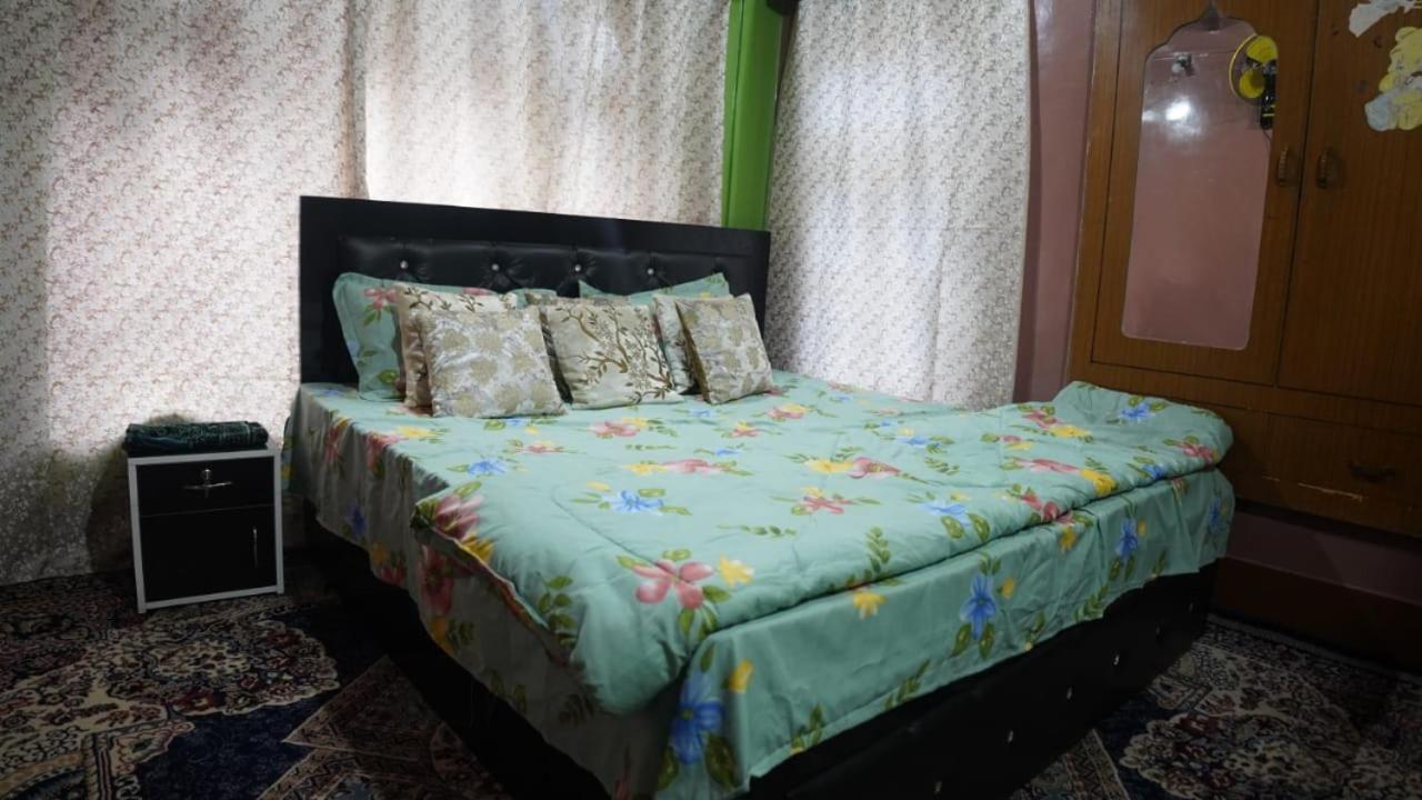 Wani Guest House Gulmarg Eksteriør bilde