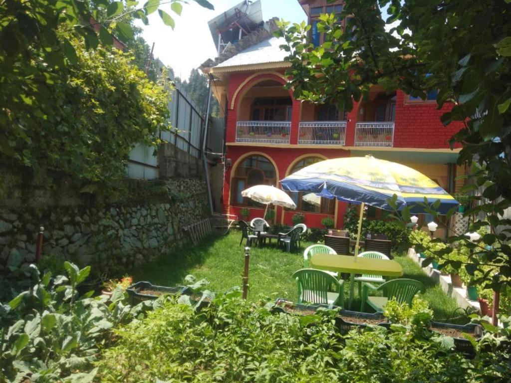 Wani Guest House Gulmarg Eksteriør bilde