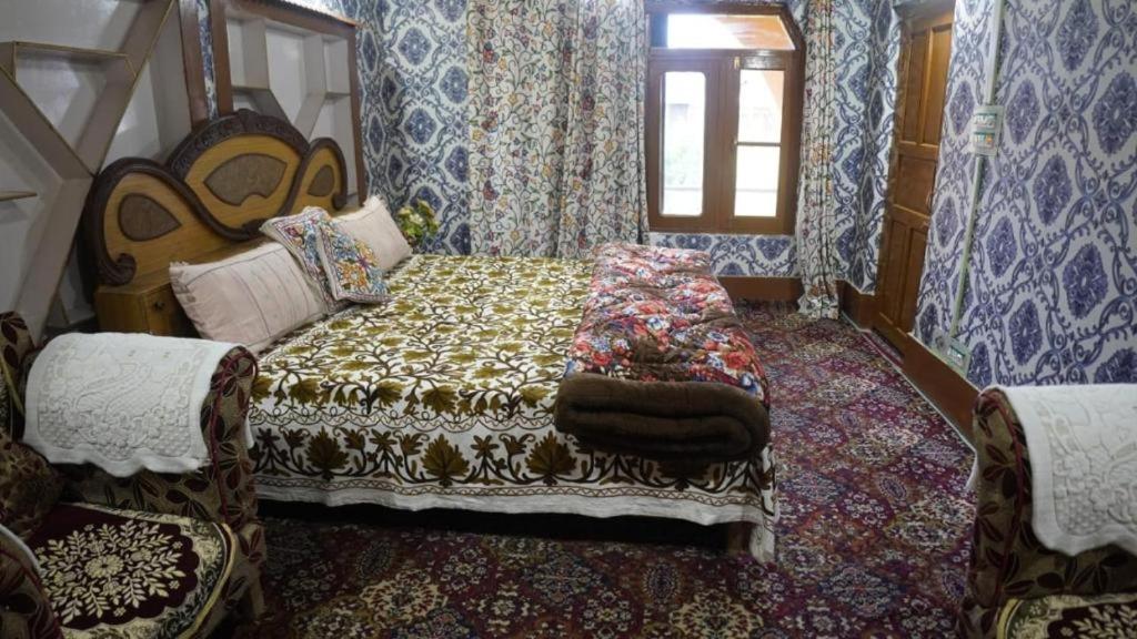 Wani Guest House Gulmarg Eksteriør bilde